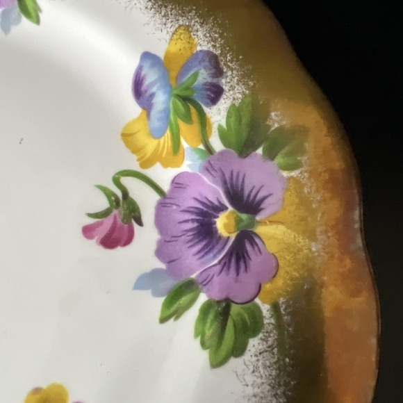 Gorgeous Vintage Queen Anne #5216 Pansies Gold 8" Plate Made in‎ England Rare! - Picture 3 of 8